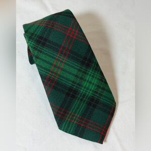 Ross 100% Wool Made in Scotland Classic Shetland Plaid Green and Red Plaid Tie